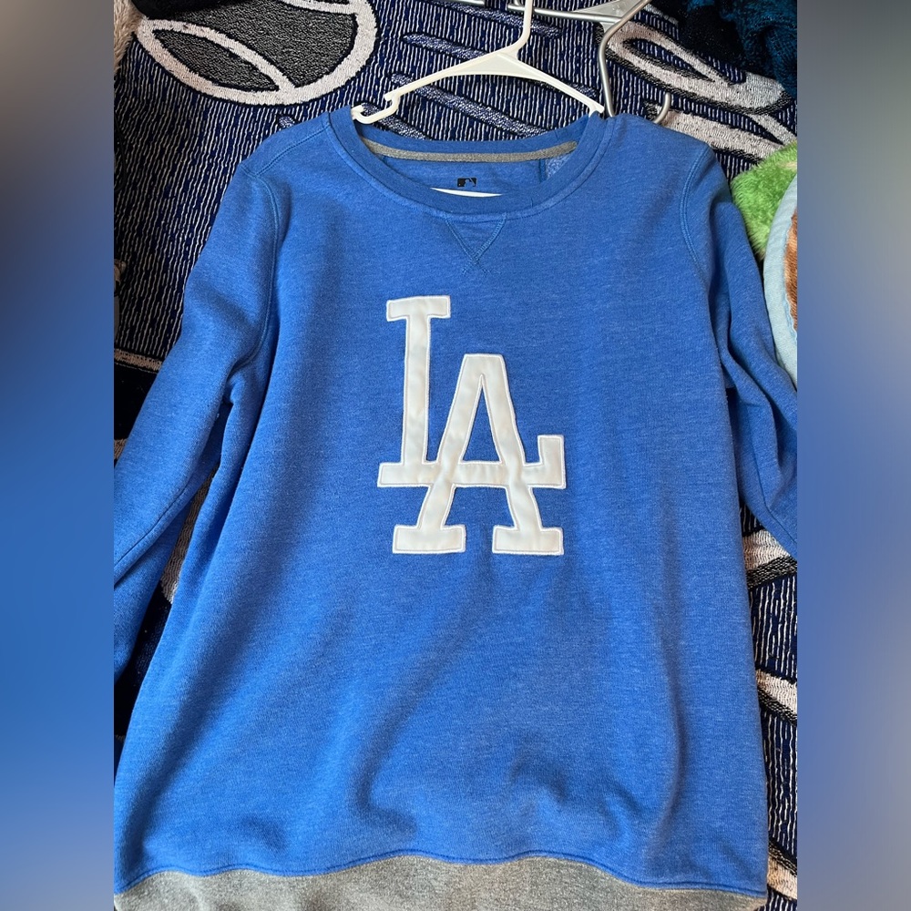 Woman’s Los Angeles Dodgers crew neck